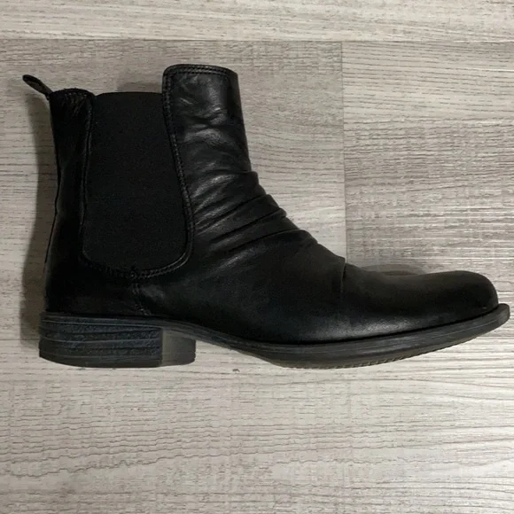 Miz Mooz Lissie Chelsea Boots - Picture 7 of 15